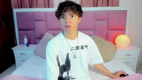 Snapshot of honeymoon_sariel chatting on 05.20.26 honeymoon_sariel online show from 05.20.26
