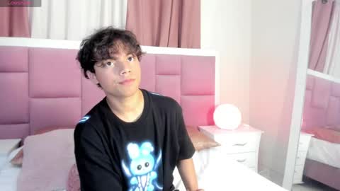 Snapshot of honeymoon_sariel chatting on 06.02.26 honeymoon_sariel online show from 06.02.26