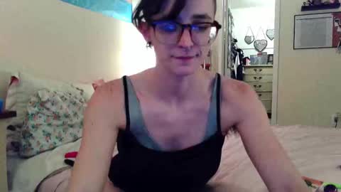 Snapshot of honeysuckle_dyke chatting on 03.29.26 Tony online show from 03.29.26