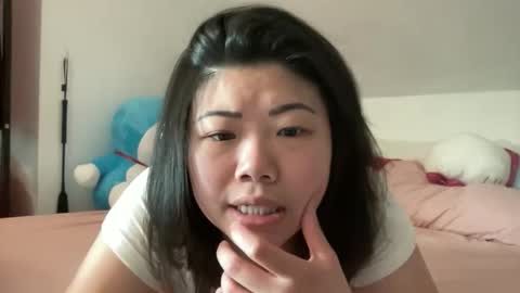 Snapshot of honeysunshineneko chatting on 04.02.26 HoneySunshineNeko online show from 04.02.26