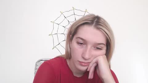 honeyveil online show from 10.25.25