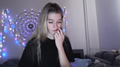 honeyveil online show from 11.16.25