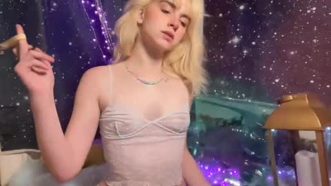 Snapshot of honeyxlimbed chatting on 01.23.25 Emi Rose online show from 01.23.25