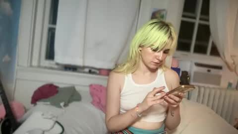 Snapshot of honeyxlimbed chatting on 09.09.25 Emi Rose online show from 09.09.25