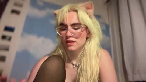 Snapshot of honeyxlimbed chatting on 10.29.25 Emi Rose online show from 10.29.25