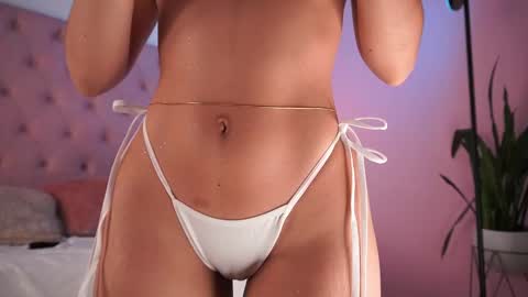 Honey Moon  Help me to reach 100 thumbs up online show from 12.22.25