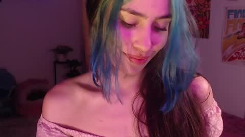 Snapshot of honeyypeaach chatting on 12.05.24 online show from 12.05.24