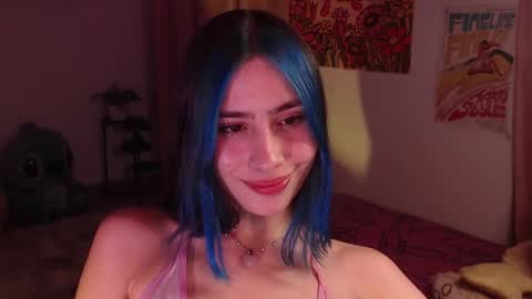 Snapshot of honeyypeaach chatting on 12.13.24 online show from 12.13.24