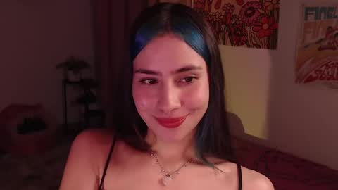 Snapshot of honeyypeaach chatting on 12.16.24 online show from 12.16.24