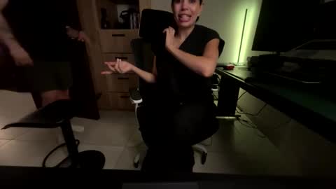 Snapshot of honnyhotbunny chatting on 03.04.26 HonnyHotBunnies online show from 03.04.26