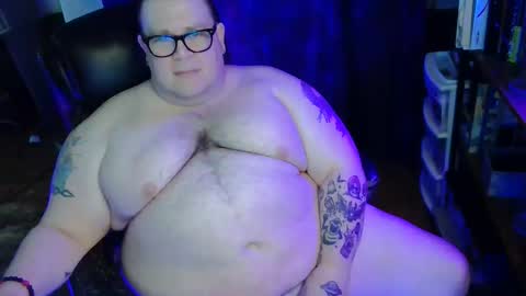 Snapshot of hoosierdaddyxl chatting on 03.25.26 Sir online show from 03.25.26