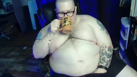 Snapshot of hoosierdaddyxl chatting on 04.14.26 Sir online show from 04.14.26