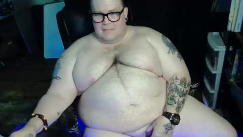 Snapshot of hoosierdaddyxl chatting on 05.28.26 Sir online show from 05.28.26