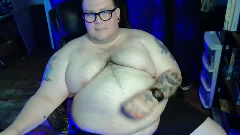 Snapshot of hoosierdaddyxl chatting on 05.29.26 Sir online show from 05.29.26
