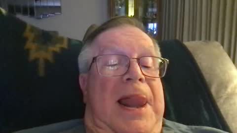 Snapshot of horndog69b chatting on 05.06.26 horndog online show from 05.06.26