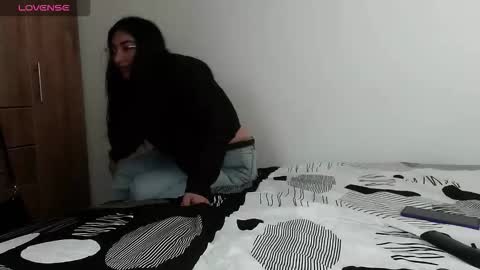 Snapshot of hornienextdoor chatting on 11.12.25 hornienextdoor online show from 11.12.25