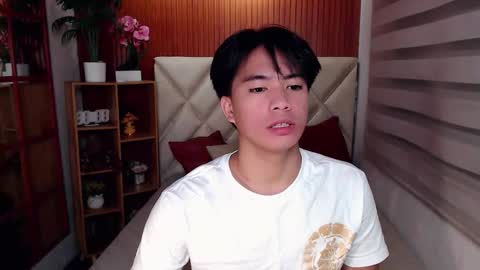 Snapshot of horny_jamesxx chatting on 04.25.26 cum boy james online show from 04.25.26