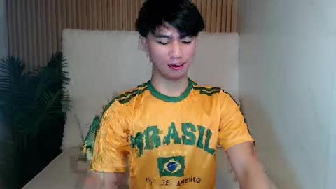 Snapshot of horny_jamesxx chatting on 05.25.26 cum boy james online show from 05.25.26