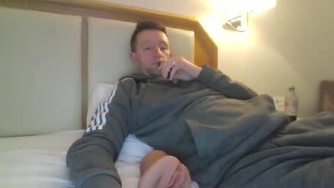 Snapshot of horny_jay86 chatting on 05.17.26 horny_jay86 online show from 05.17.26