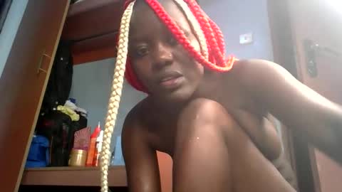 Snapshot of horny_lunah chatting on 04.19.26 horny_lunah online show from 04.19.26