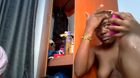 Snapshot of horny_lunah chatting on 04.20.26 horny_lunah online show from 04.20.26
