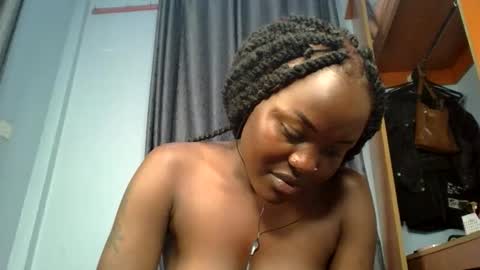 Snapshot of horny_lunah chatting on 04.27.26 horny_lunah online show from 04.27.26