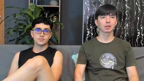Snapshot of horny_twinks_guys chatting on 09.22.25 Alex and Camilo online show from 09.22.25