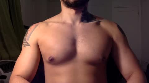 Snapshot of hornybbcxx chatting on 01.28.25 hornybbcxx online show from 01.28.25