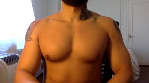 Snapshot of hornybbcxx chatting on 10.21.25 hornybbcxx online show from 10.21.25