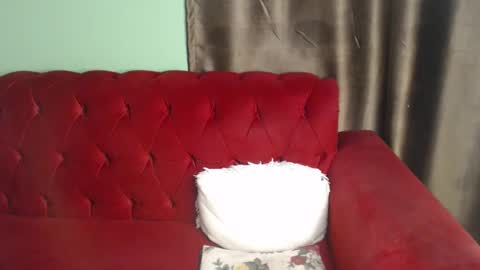 Snapshot of hornybella4 chatting on 03.08.25 Bella online show from 03.08.25