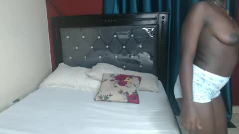 Snapshot of hornybella4 chatting on 03.08.25 Bella online show from 03.08.25