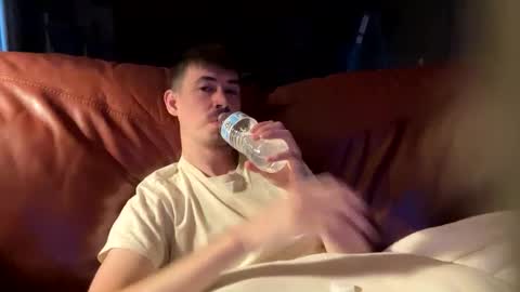 Snapshot of hornyboi2710 chatting on 09.12.25 Justin 7 inches online show from 09.12.25