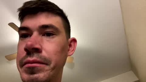 Snapshot of hornyboi2710 chatting on 10.25.25 Justin 7 inches online show from 10.25.25