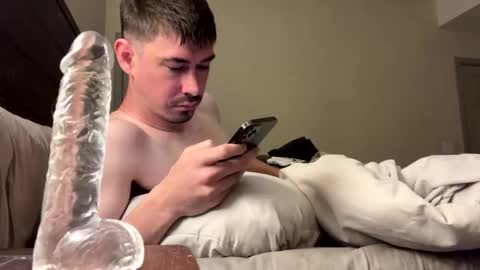 Snapshot of hornyboi2710 chatting on 11.15.25 Justin 7 inches online show from 11.15.25