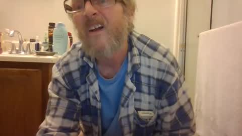 Snapshot of hornyd7711 chatting on 10.29.25 hornyd7711 online show from 10.29.25