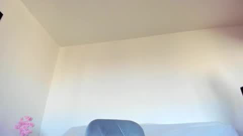 Emma online show from 10.21.25