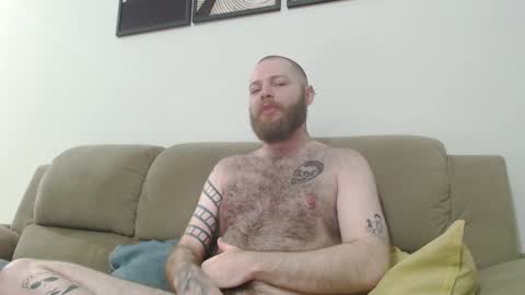 Snapshot of hornyhairy_bi chatting on 01.14.25 Harry online show from 01.14.25