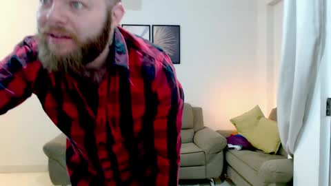 Snapshot of hornyhairy_bi chatting on 09.30.25 Harry online show from 09.30.25