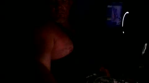 hornyhungwhiteboy4u269 online show from 09.18.25