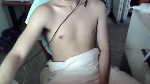 Snapshot of hornylilfuckbuddy chatting on 10.01.25 Flea online show from 10.01.25