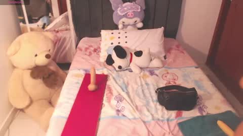Snapshot of hornymillf_ chatting on 05.19.26 C I A R A online show from 05.19.26