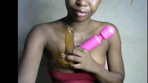 Snapshot of hornyslut_xx chatting on 06.21.26 Bella online show from 06.21.26