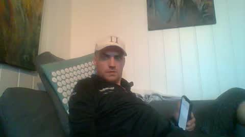 Snapshot of hornyvikingoe chatting on 02.02.25 hornyvikingoe online show from 02.02.25