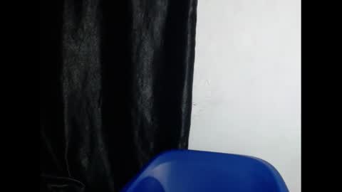 Snapshot of hornyxbum chatting on 12.25.24 hornyxbum online show from 12.25.24