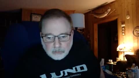 Snapshot of horsebigballs chatting on 11.10.25 horsebigballs online show from 11.10.25