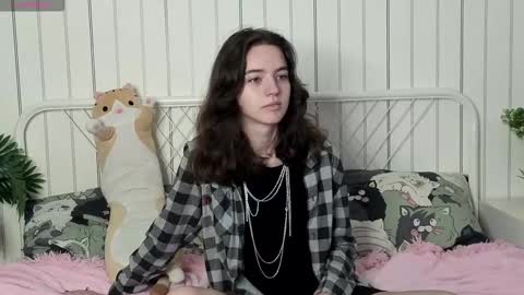Mia online show from 10.15.25