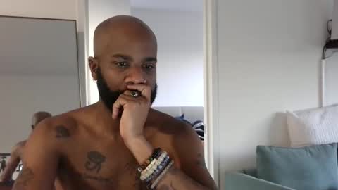 Horus00 online show from 12.23.24