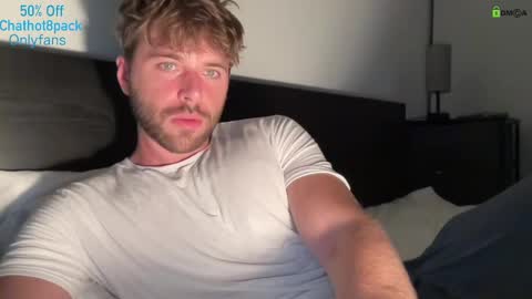 Snapshot of hot8pack01 chatting on 09.15.25 Edward aka Wolf online show from 09.15.25