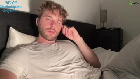 Snapshot of hot8pack01 chatting on 09.17.25 Edward aka Wolf online show from 09.17.25