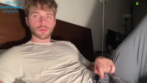 Snapshot of hot8pack01 chatting on 11.13.25 Edward aka Wolf online show from 11.13.25